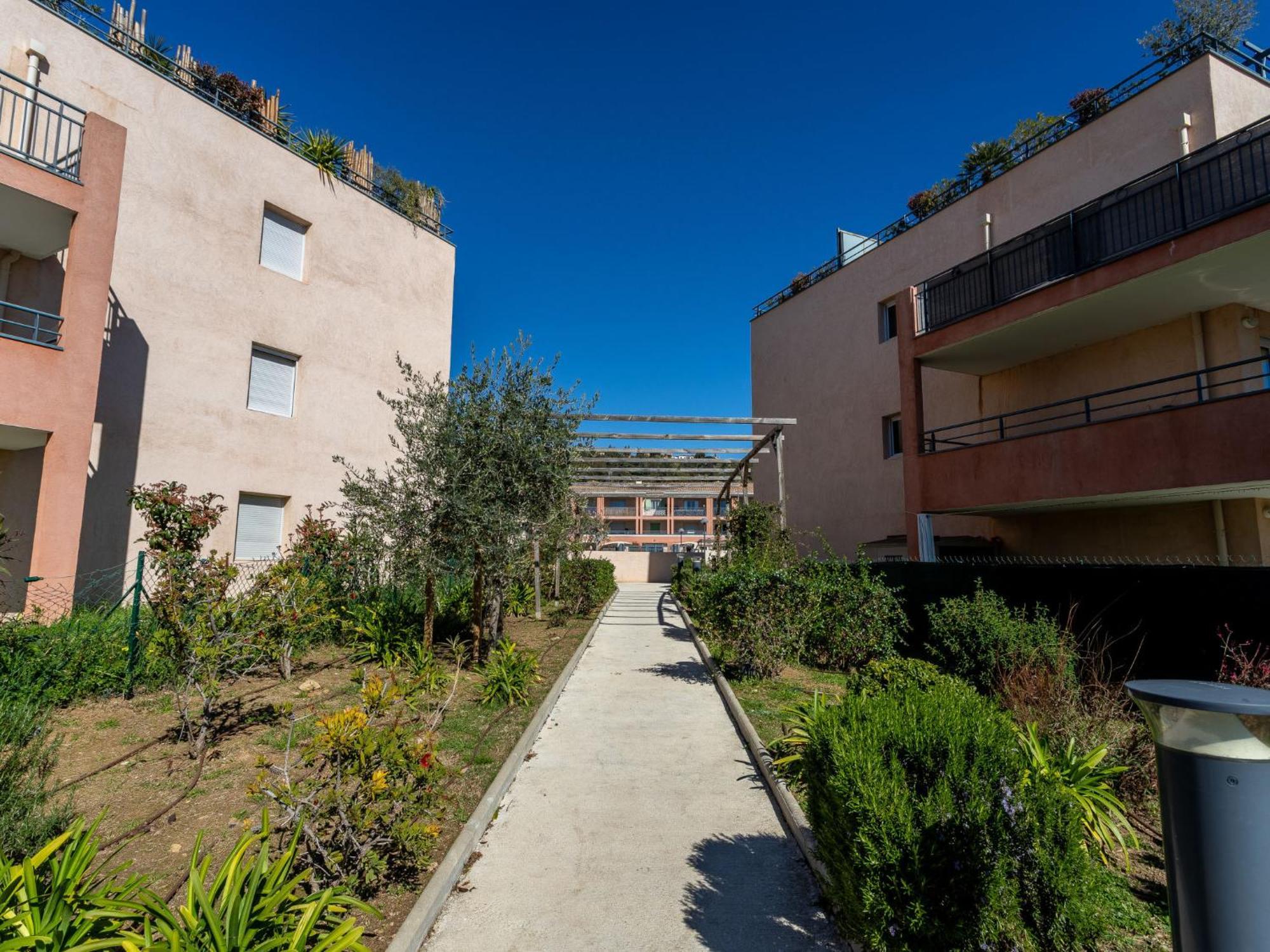 Apartment Le Jardin Du Loderi-1 By Interhome Bormes-les-Mimosas Luaran gambar