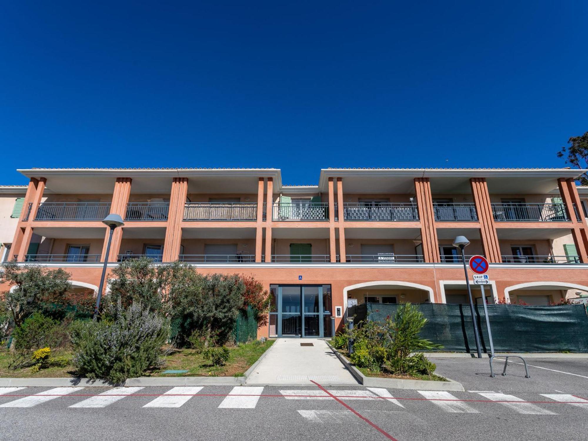 Apartment Le Jardin Du Loderi-1 By Interhome Bormes-les-Mimosas Luaran gambar